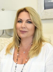 Jennifer Ledesma Headshot