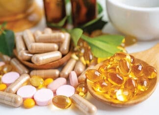 Alternative Medicine Herbal Organic Capsule With Vitamin E Omega 3 Fish Oil, Mineral, Drug With Herbs Leaf Natural Supplements For Healthy Good Life.