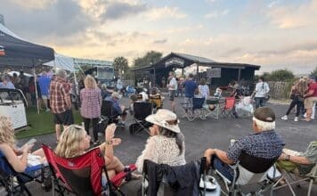 Whiskeys Saloon 2532