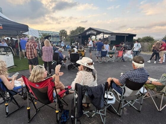 Whiskeys Saloon 2532