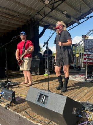 Whiskeys Saloon 2535